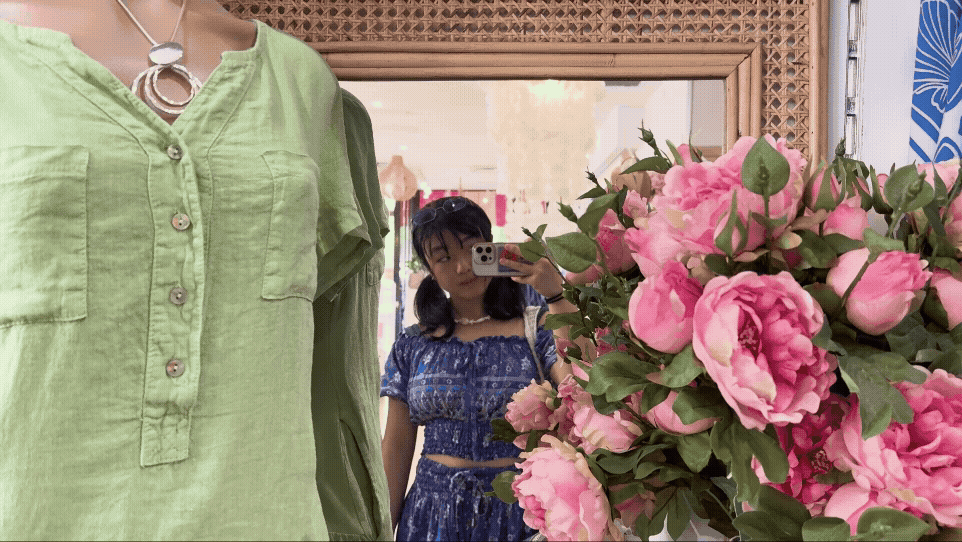 Mirror Selfie at a store in Airlie Beach